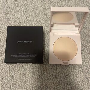COPY - Laura Mercier Real Flawless luminous perfecting powder